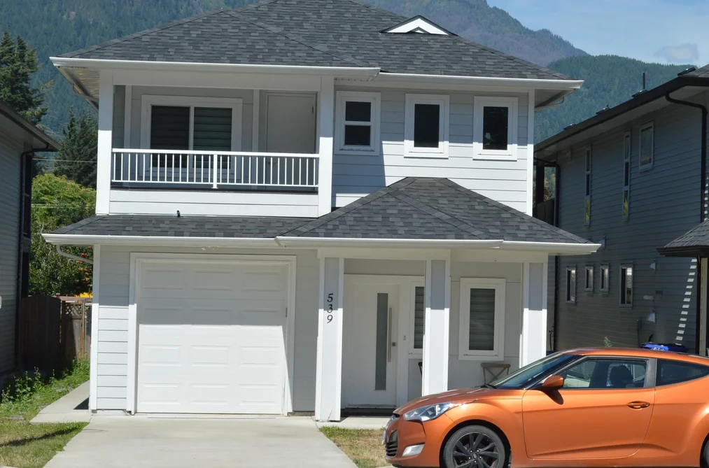 539 DOUGLAS STREET, Hope BC V0X 1L0, Hope BC — Residential for Sale - Photo 2