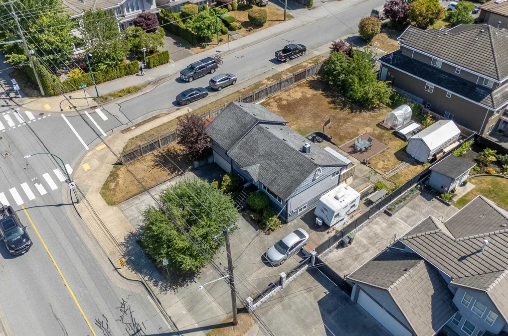 539 SCHOOLHOUSE STREET, Coquitlam BC V3J 5N8, Coquitlam BC — Residential for Sale - Photo 2