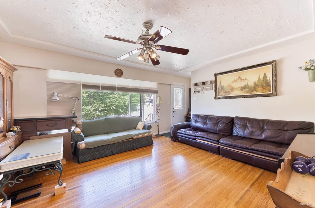 539 SCHOOLHOUSE STREET, Coquitlam BC V3J 5N8, Coquitlam BC — Residential for Sale — Photo 4 of 33