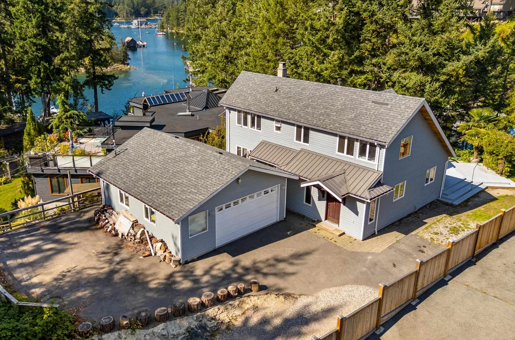House for sale at 5393 Sans Souci Road Halfmoon Bay British Columbia - MLS: R3166980