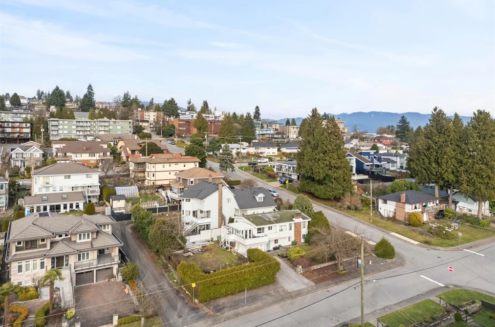 5395 GEORGIA STREET, Burnaby BC V5B 1V3, Burnaby BC — Residential for Sale - Photo 2