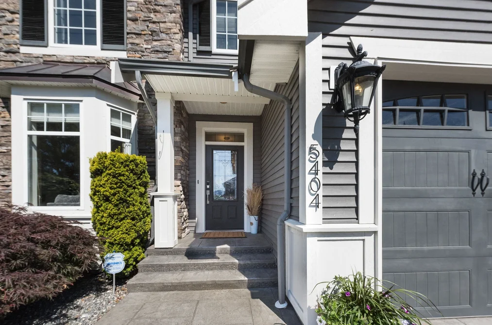 5404 CHINOOK STREET, Chilliwack BC V2R 0A6, Chilliwack BC — Residential for Sale — Photo 2 of 40