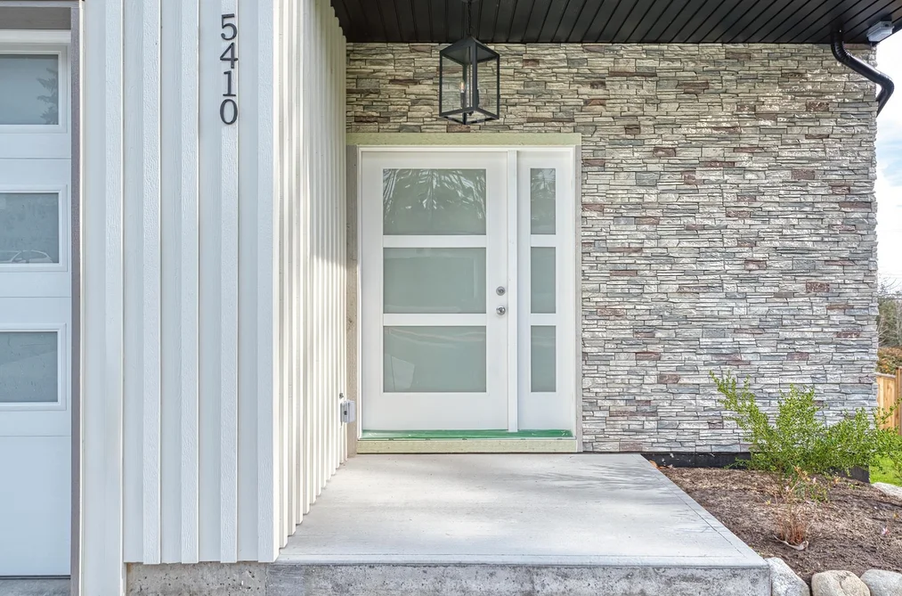 5410 STELLAR WAY, Sechelt BC V7Z 0M3, Sechelt BC — Residential for Sale - Photo 4