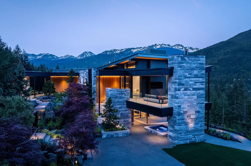 House for sale at 5412 Stonebridge Drive Whistler British Columbia - MLS: R3142197