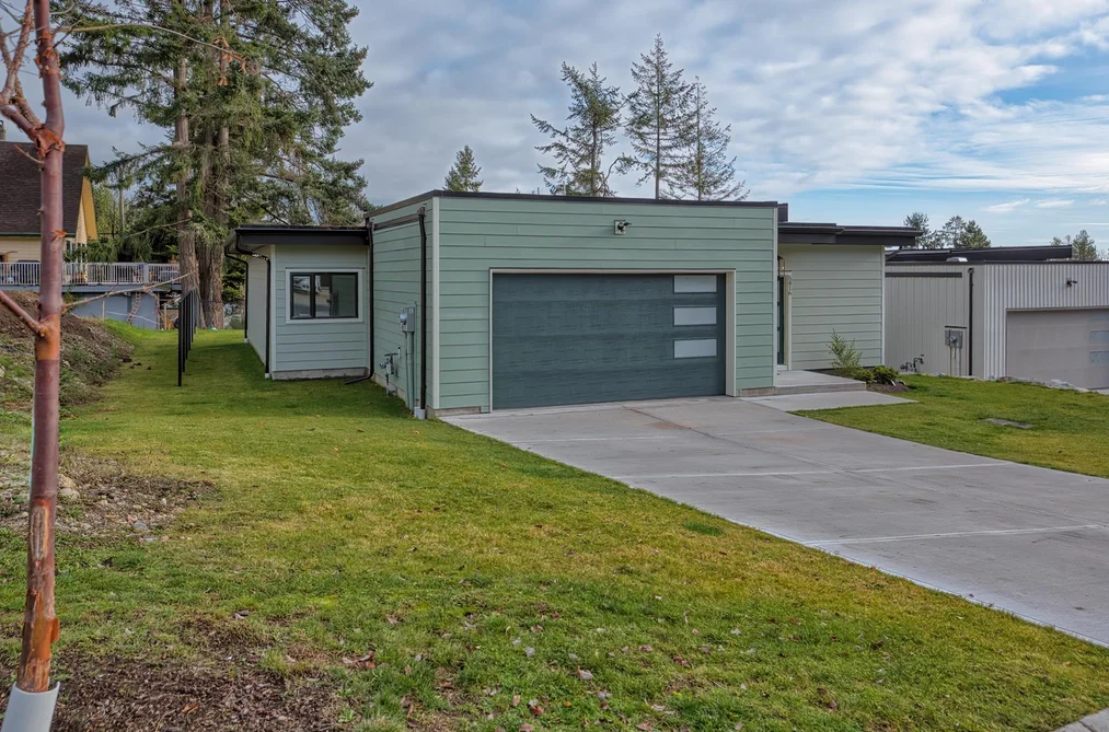 5416 STELLAR WAY, Sechelt BC V7Z 0M1, Sechelt BC — Residential for Sale - Photo 2