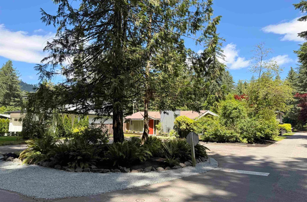 House for sale at 542 Park Drive Cultus Lake British Columbia - MLS: R3143761