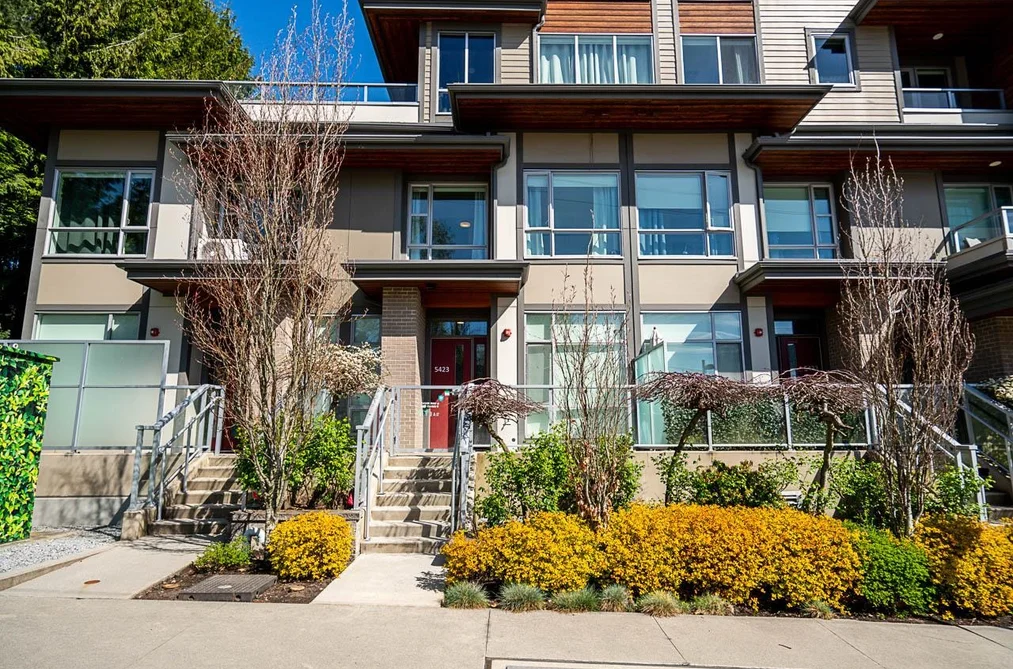 Townhouse for sale at 5423 Lougheed Highway Burnaby British Columbia - MLS: R3114155