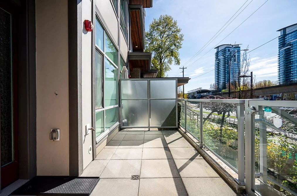 5423 LOUGHEED HIGHWAY, Burnaby BC V5B 0B4, Burnaby BC — Residential for Sale - Photo 2