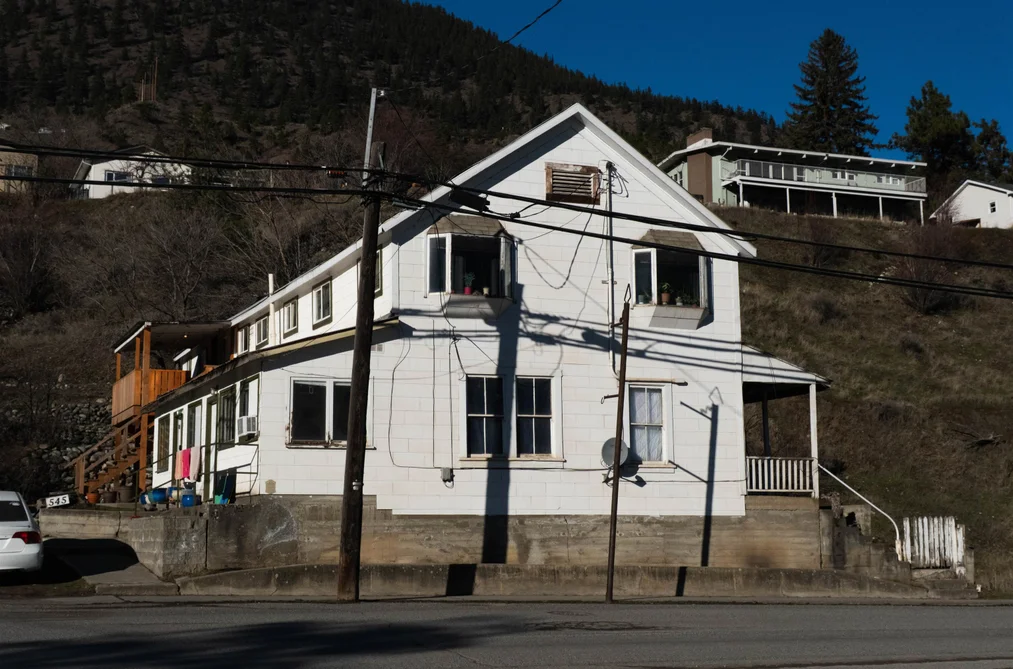 545 MAIN STREET, Pemberton BC V0K 1V0, Pemberton BC — Residential Income for Sale - Photo 2