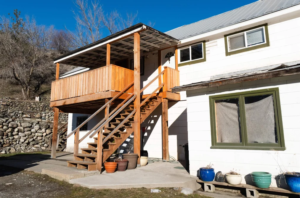 545 MAIN STREET, Pemberton BC V0K 1V0, Pemberton BC — Residential Income for Sale - Photo 4