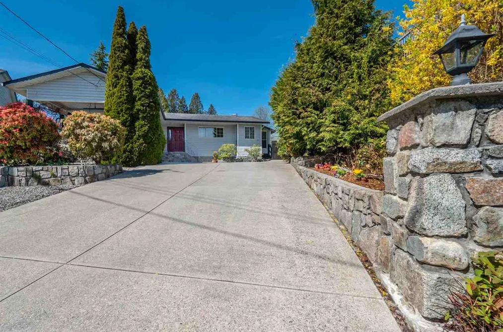 5453 CARNABY PLACE, Sechelt BC V0N 3A7, Sechelt BC — Residential for Sale - Photo 2
