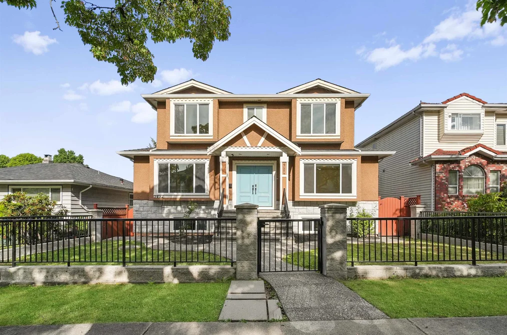 House for sale at 5454 Slocan St Street Vancouver British Columbia - MLS: R3153283