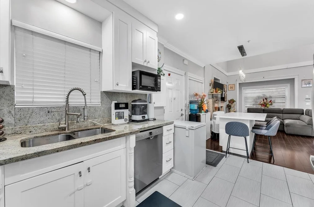 546 E 44TH STREET, Vancouver BC V5W 1W5, Vancouver BC — Residential for Sale — Photo 12 of 31