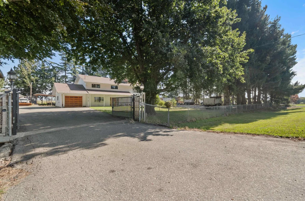 5460 INTERPROVINCIAL HIGHWAY, Abbotsford BC V3G 2P6, Abbotsford BC — Residential for Sale - Photo 3