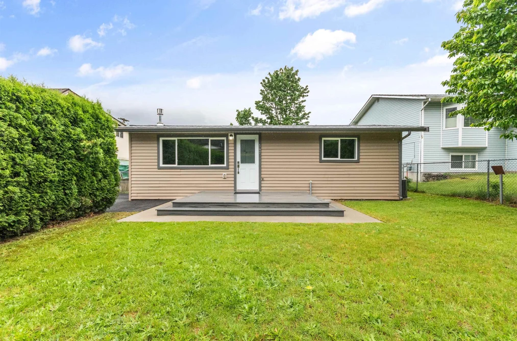547 FORT STREET, Hope BC V0X 1L0, Hope BC — Residential for Sale - Photo 2