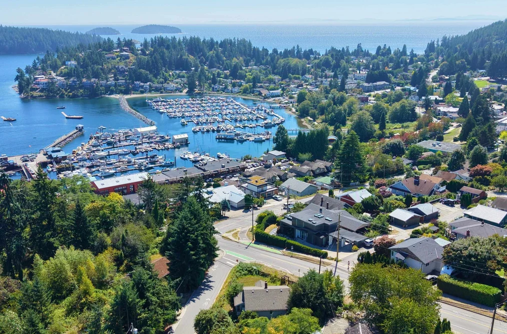 House for sale at 547 N Fletcher Road Gibsons British Columbia - MLS: R3158970