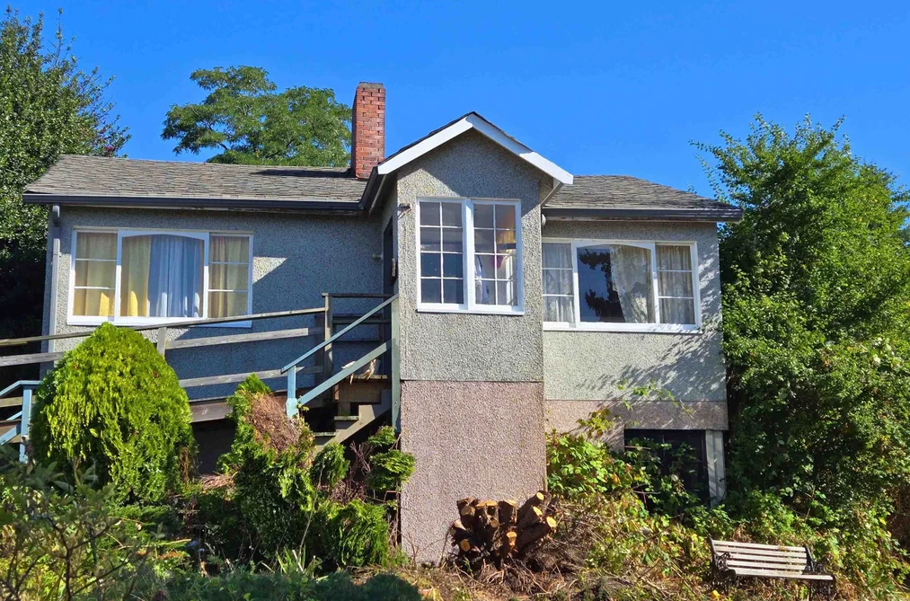 House for sale at 547 N Fletcher Road Gibsons British Columbia - MLS: R3084568