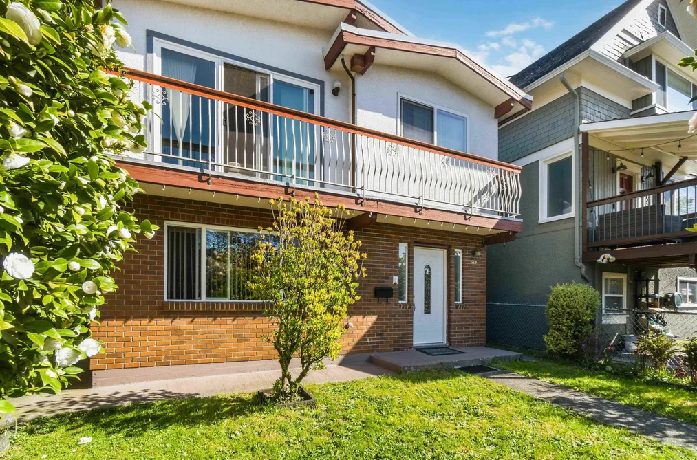 House for sale at 549 E 56th Avenue Vancouver British Columbia - MLS: R3113387