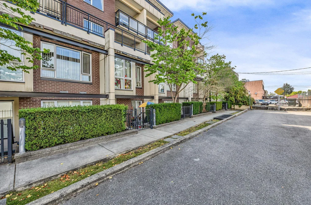 55 2239 KINGSWAY, Vancouver BC V5N 0E5, Vancouver BC — Residential for Sale - Photo 3