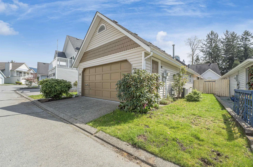 55 2865 GLEN DRIVE, Coquitlam BC V3B 6W4, Coquitlam BC — Residential for Sale - Photo 2