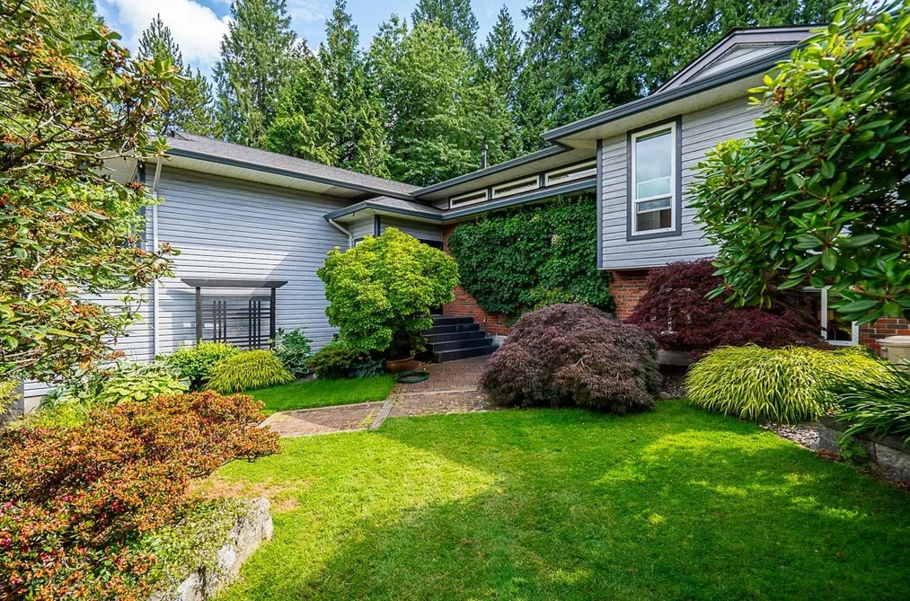 550 YALE ROAD, Port Moody, BC — Residential for Sale — Photo 3 of 39