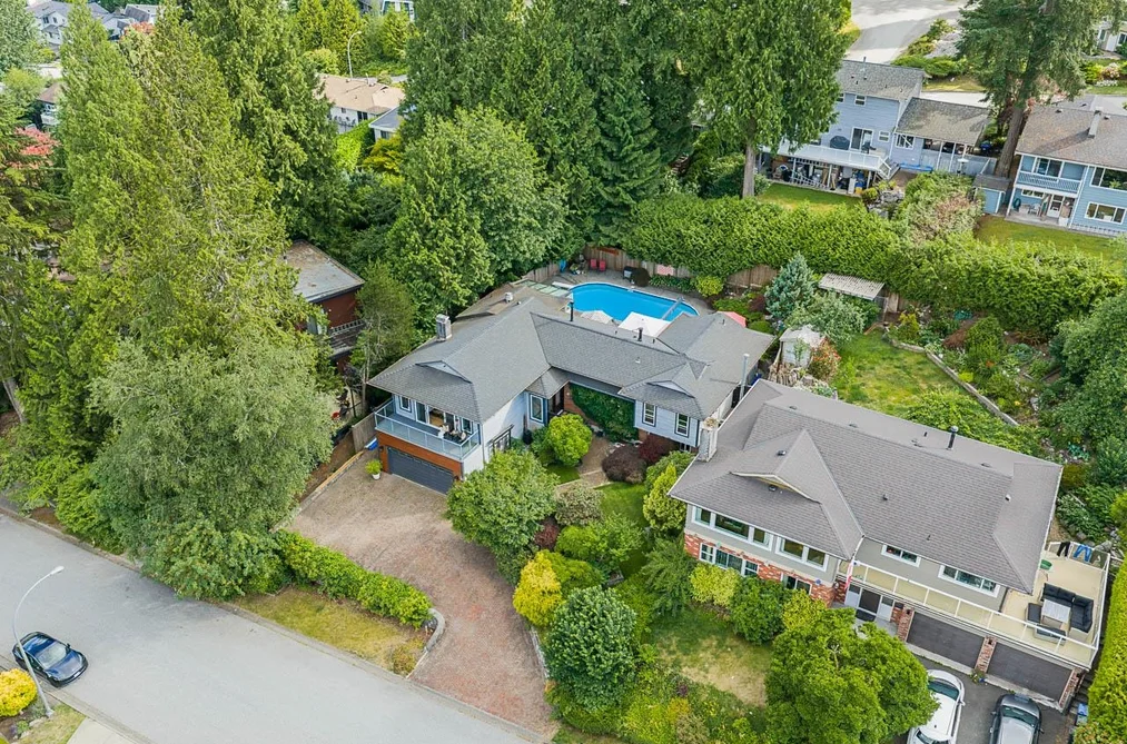 550 YALE ROAD, Port Moody, BC — Residential for Sale — Photo 4 of 39