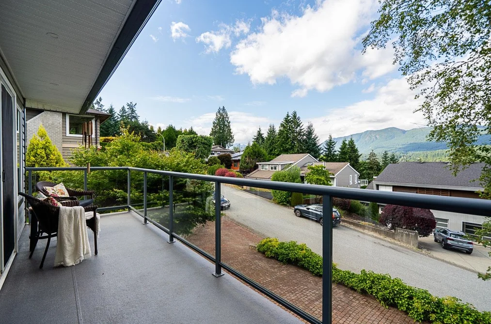 550 YALE ROAD, Port Moody, BC — Residential for Sale — Photo 6 of 39
