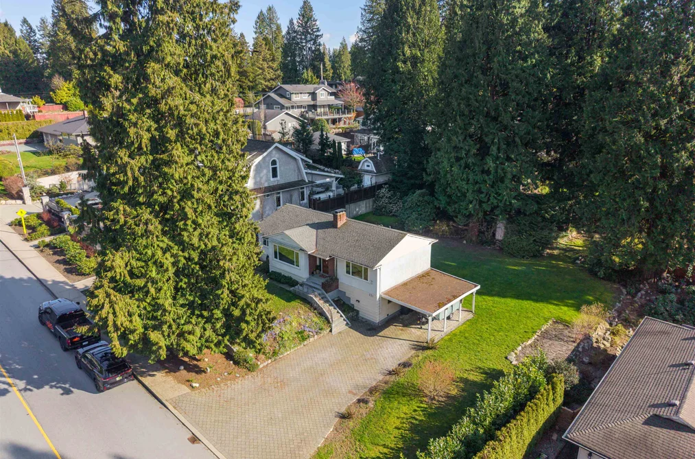 House for sale at 551 E Osborne Road North Vancouver British Columbia - MLS: R3106146