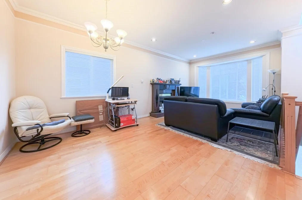 552 E 50TH AVENUE, Vancouver BC V5X 1B2, Vancouver BC — Residential for Sale - Photo 2