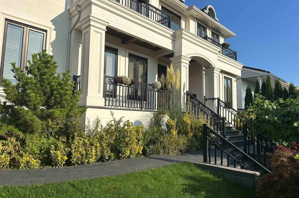 5538 MEADEDALE DRIVE, Burnaby BC V5B 2E8, Burnaby BC — Residential for Sale - Photo 2