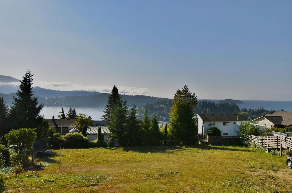 Property for sale at 554 Wildwood Crescent Gibsons British Columbia - MLS: R3053636