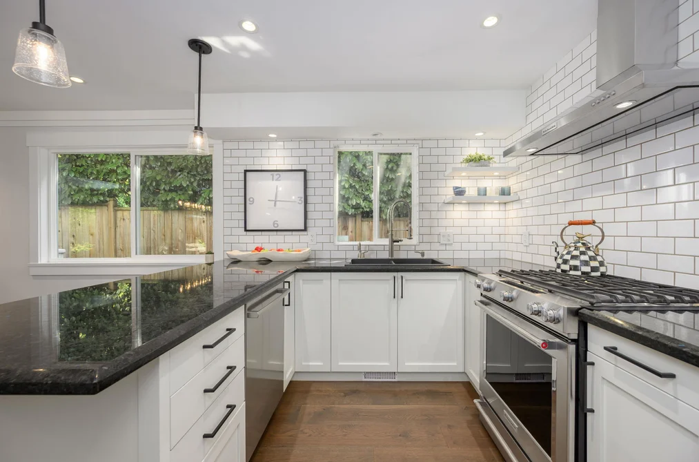5544 WOODCHUCK PLACE, North Vancouver, BC — Residential for Sale — Photo 13 of 40