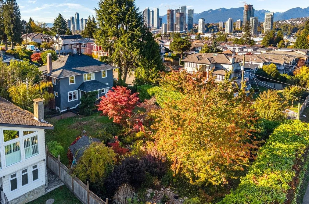 5558 Laurel St, Burnaby, BC - MLS: R3176299