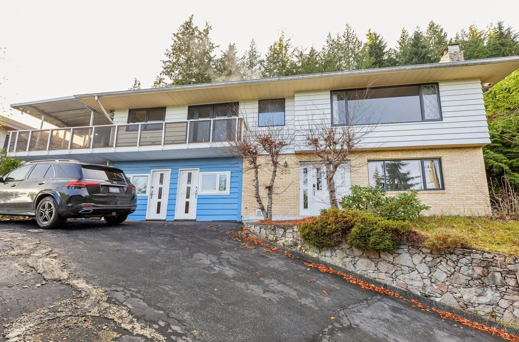 House for sale at 556 Ballantree Road West Vancouver British Columbia - MLS: R3078762