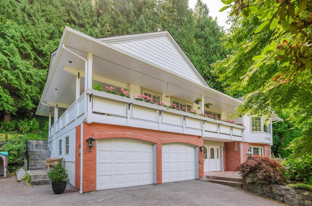 5560 GREENLEAF ROAD, West Vancouver BC V7W 1N6, West Vancouver BC — Residential for Sale - Photo 2