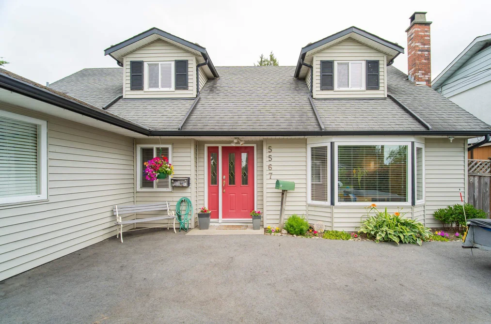 House for sale at 5567 44 Avenue Delta British Columbia - MLS: R3132533