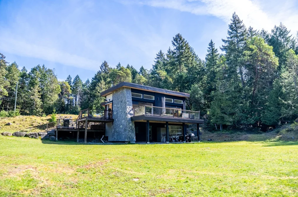 House for sale at 5582 Hooson Road Pender Island British Columbia - MLS: R3110475