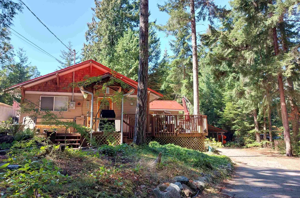 House for sale at 559 Blitz Road Mayne Island British Columbia - MLS: R3090089