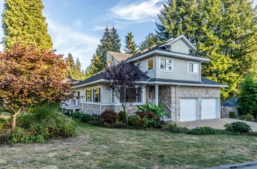 House for sale at 559 Bosworth Street Coquitlam British Columbia - MLS: R3064348