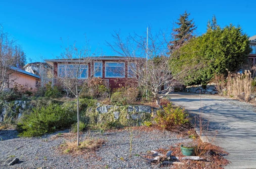 5599 MEDUSA PLACE, Sechelt BC V0N 3A3, Sechelt BC — Residential for Sale - Photo 2