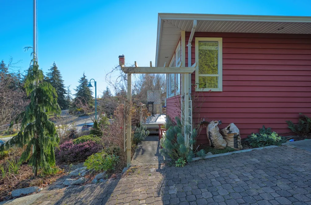 5599 MEDUSA PLACE, Sechelt BC V0N 3A3, Sechelt BC — Residential for Sale - Photo 4