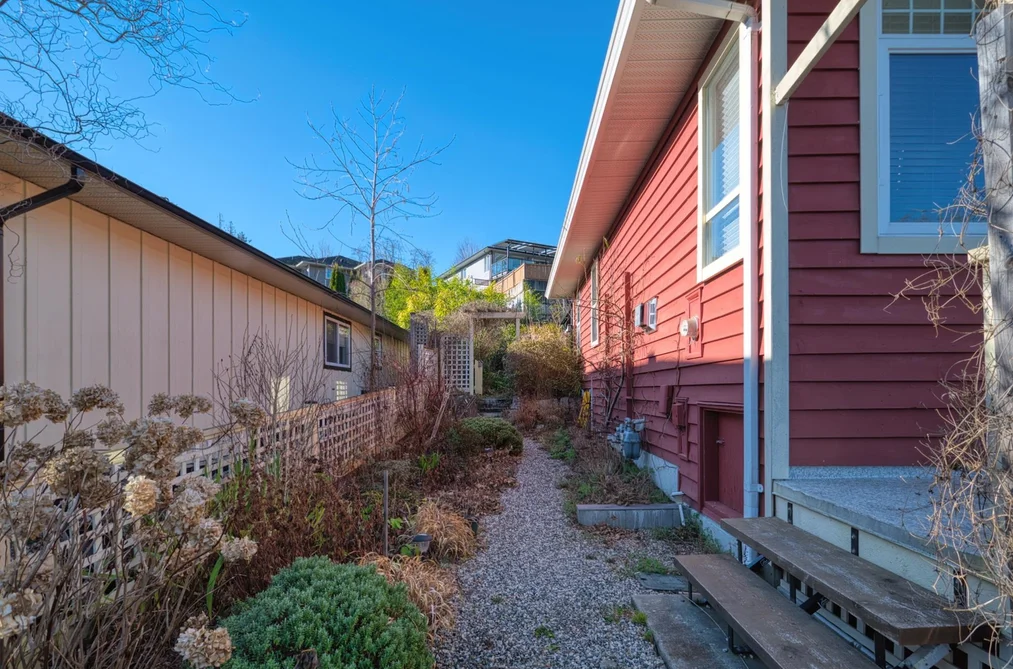 5599 MEDUSA PLACE, Sechelt BC V0N 3A3, Sechelt BC — Residential for Sale - Photo 5