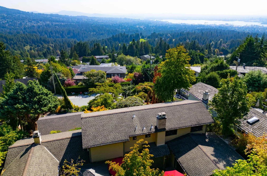 560 CRAIGMOHR DRIVE, West Vancouver BC V7S 1W9, West Vancouver BC — Residential for Sale - Photo 2