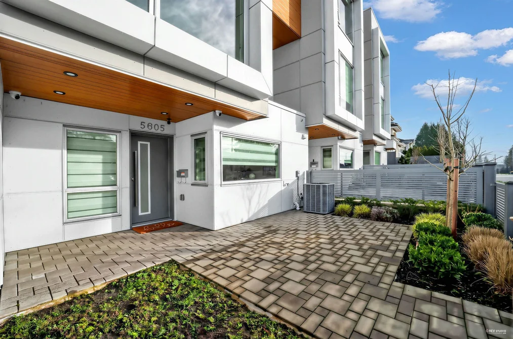 5605 RUMBLE STREET, Burnaby BC V5J 2C3, Burnaby BC — Residential for Sale - Photo 2