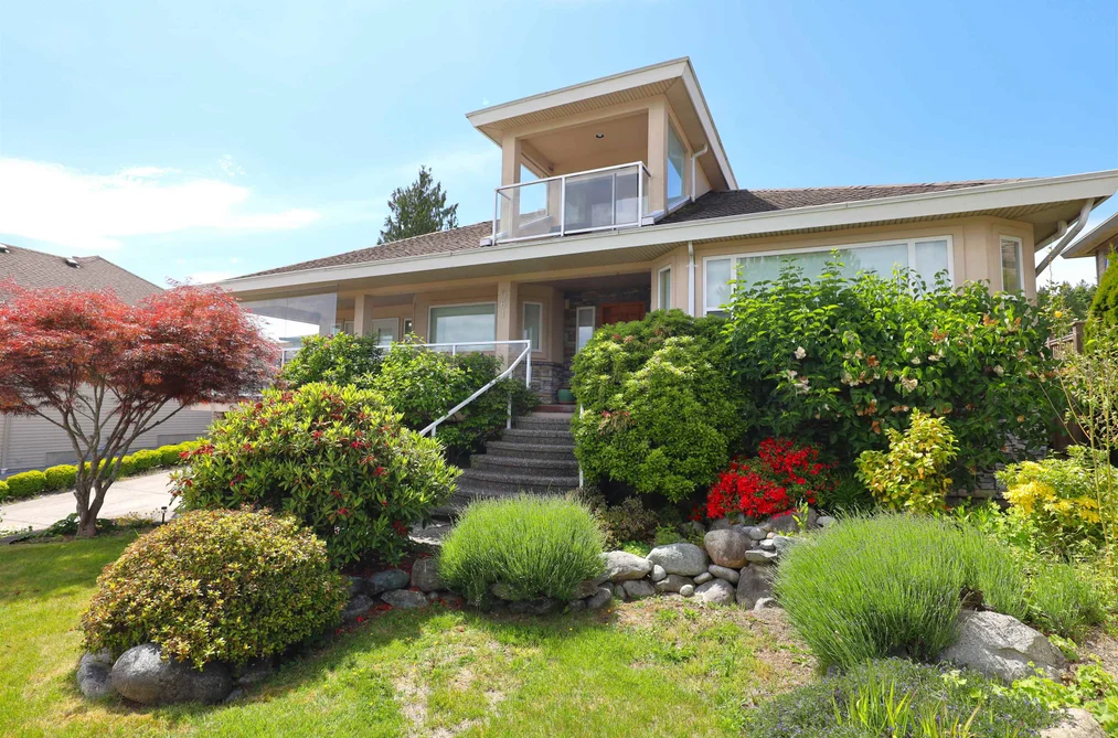 561 SPYGLASS PLACE, Gibsons BC V0N 1V9, Gibsons BC — Residential for Sale - Photo 3