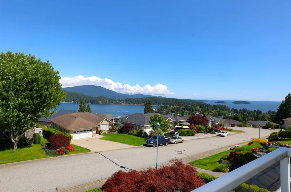561 SPYGLASS PLACE, Gibsons BC V0N 1V9, Gibsons BC — Residential for Sale - Photo 4