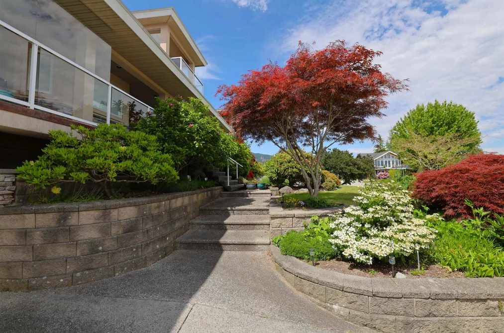 561 SPYGLASS PLACE, Gibsons BC V0N 1V9, Gibsons BC — Residential for Sale - Photo 6