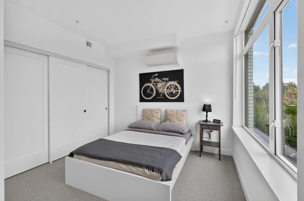 561 W 29th Avenue, Vancouver, BC - Townhouse for Sale - Photo 23 of 40 561 W 29th Avenue, Vancouver, BC - Townhouse for Sale - Photo 23 of 40