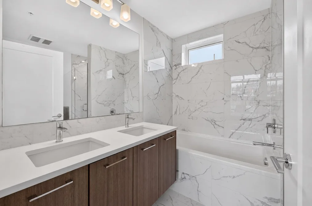 561 W 29th Avenue, Vancouver, BC - Townhouse for Sale - Photo 31 of 40 561 W 29th Avenue, Vancouver, BC - Townhouse for Sale - Photo 31 of 40