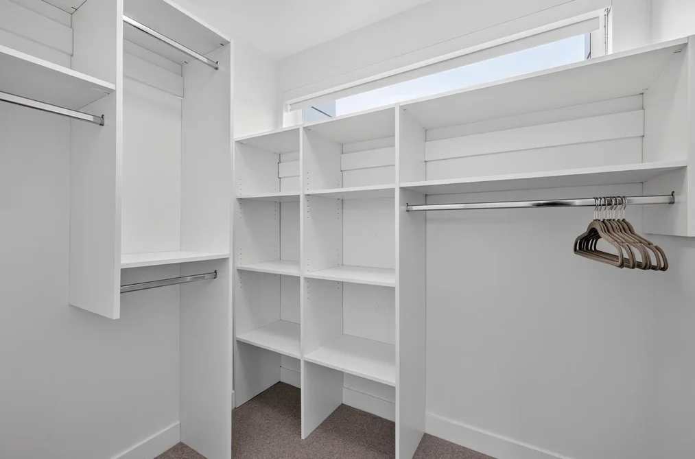 561 W 29th Avenue, Vancouver, BC - Townhouse for Sale - Photo 33 of 40 561 W 29th Avenue, Vancouver, BC - Townhouse for Sale - Photo 33 of 40